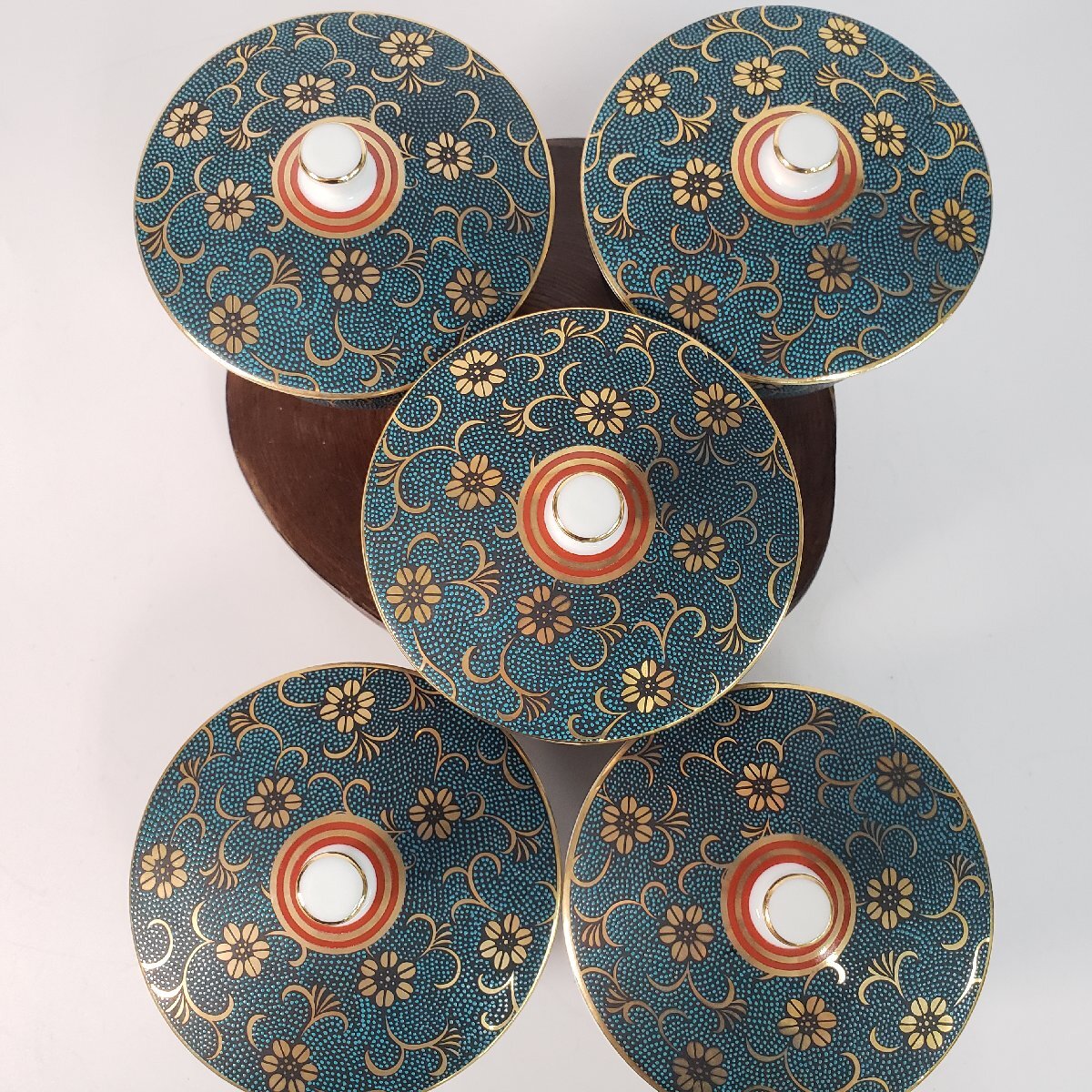 九谷焼 蓋付湯呑み 茶器 青粒 金欄 金彩 煎茶道具 湯呑 5客 茶道具 工芸品 陶器 骨董 おもてなし 客用 和食器【80i5351】_画像4