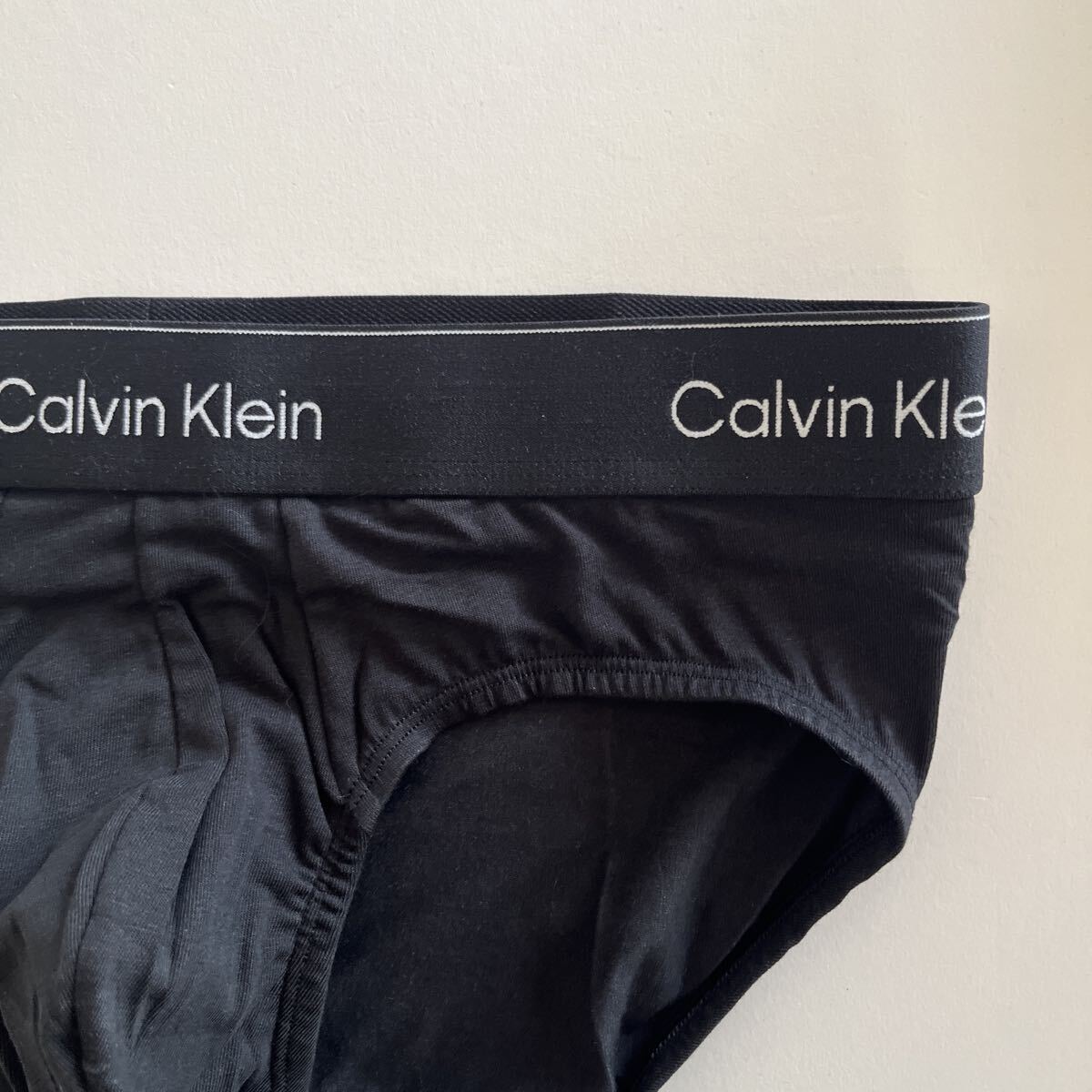 Calvin klein カルバンクライン メンズビキニ　L(M) 黒　ビキニブリーフ　メンズインナー　コットンストレッチ　男性ブリーフ　男性下着_画像2