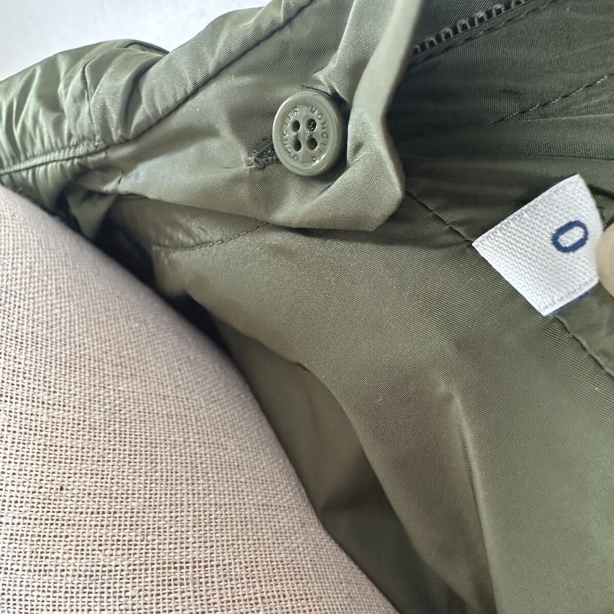 極美品 モンクレール ブルゾン カーキ ナイロン ジップアップ パーカー サイズ 0 LIMBERT 54164_画像4