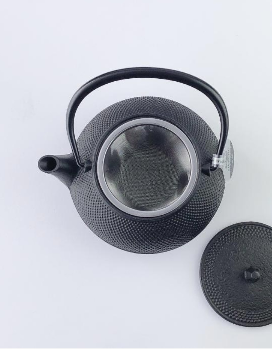 新品 IWACHU 本場盛岡 南部鉄器 岩鋳  鉄瓶兼用 急須5型新アラレ 黒焼付 12802 送料込み_画像6