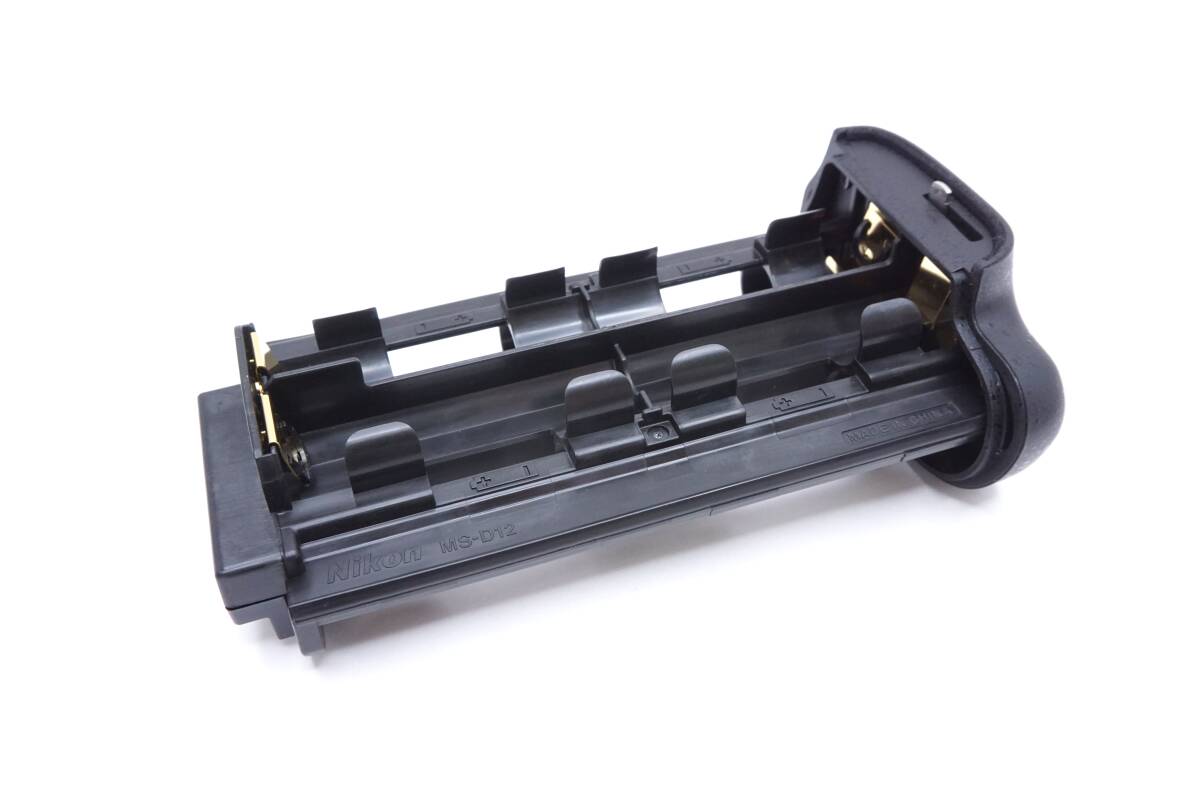 【美品】▽NIKON ニコン D850用 マルチパワーバッテリーパック MB-D18(取説・元箱付)_画像9