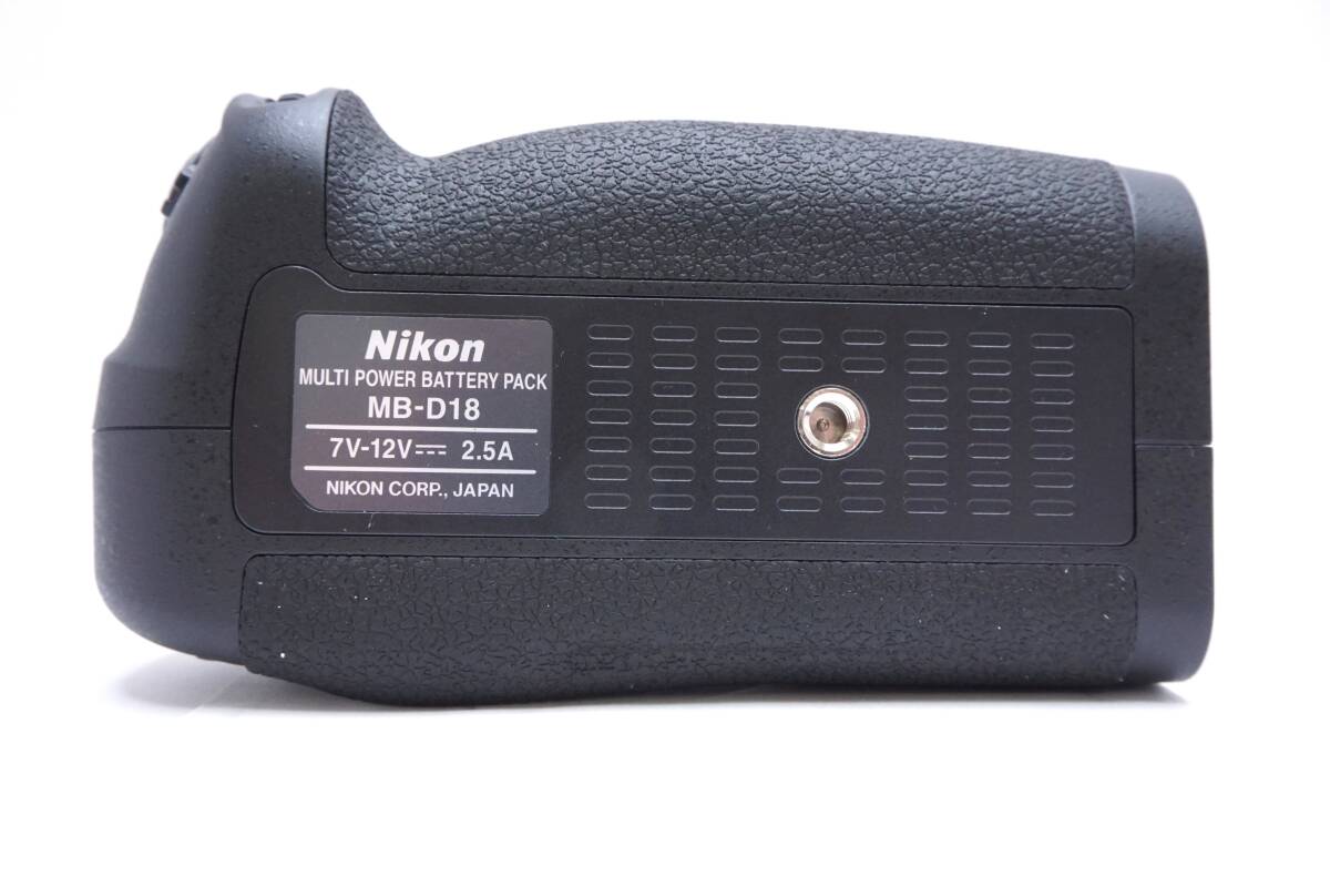 【美品】▽NIKON ニコン D850用 マルチパワーバッテリーパック MB-D18(取説・元箱付)_画像6
