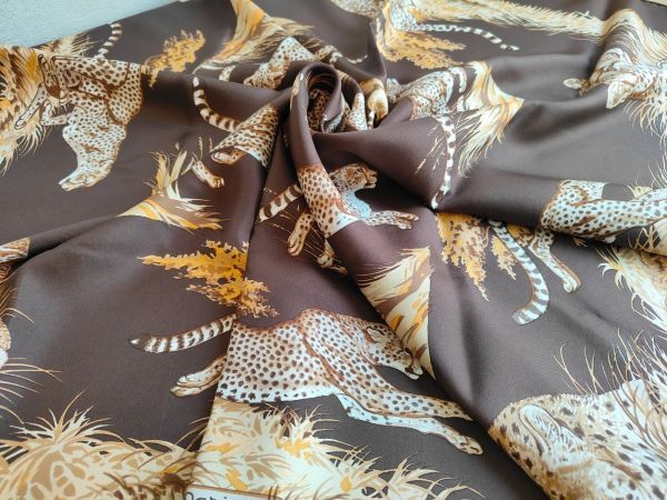 Hermes エルメス パリ スカーフ Guepards ブラウン レオパード チーター カレ90 35インチ シルク_画像3
