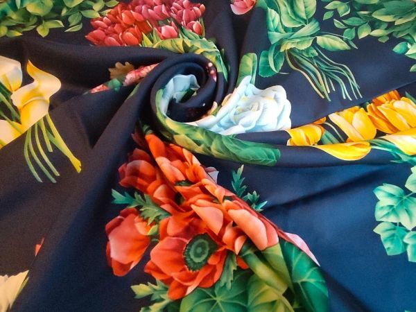 GUCCI グッチ フローラル チューリップ アネモネ ネイビー シルクスカーフ 86 x 86 cm 34インチ フラワー 花柄_画像10