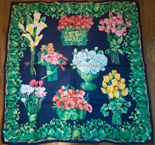 GUCCI グッチ フローラル チューリップ アネモネ ネイビー シルクスカーフ 86 x 86 cm 34インチ フラワー 花柄_画像1