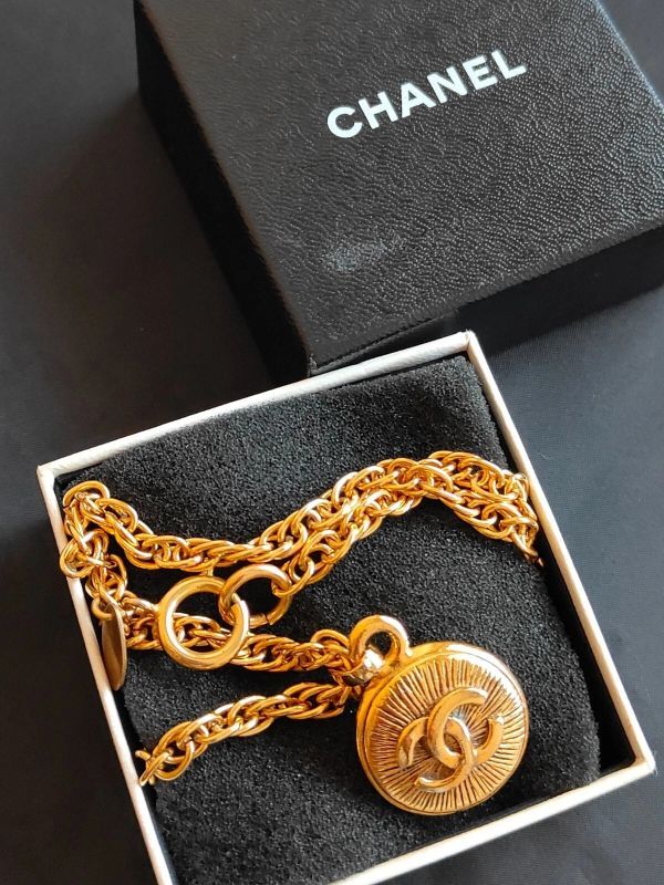 CHANEL Chanel Vintage здесь Mark колье Gold металлизированный длина 42cm круглый верх D22.1mm CHANEL Chanel Vintage здесь Mark колье Gold металлизированный длина 42cm круглый верх D22.1mm