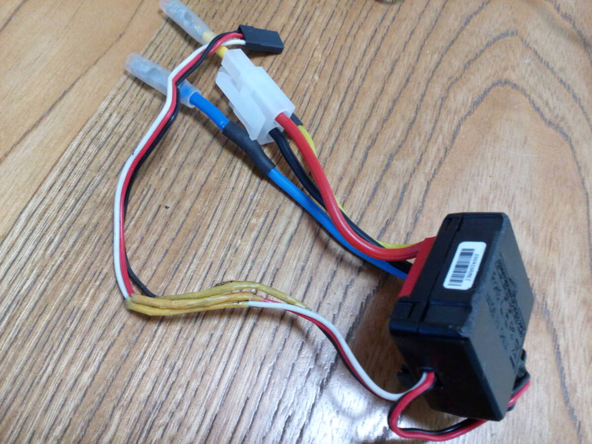 ホビーウイング製クイックラン1060ブラシアンプ美品+サンワ製SX-112サーボセット_画像4