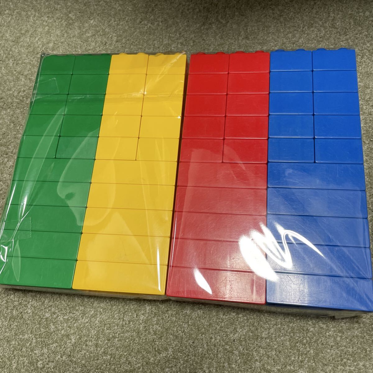 レゴ デュプロ 基本ブロック 4色 60個セット 2×2 2×4 赤 青 緑 黄色 LEGO 中古 即決 送料無料_画像1