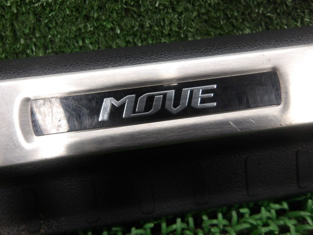 3FV3023 AOC4)) ダイハツ ムーヴ LA150S 前期型 カスタム 純正 フロントスカッフプレートセット_画像2