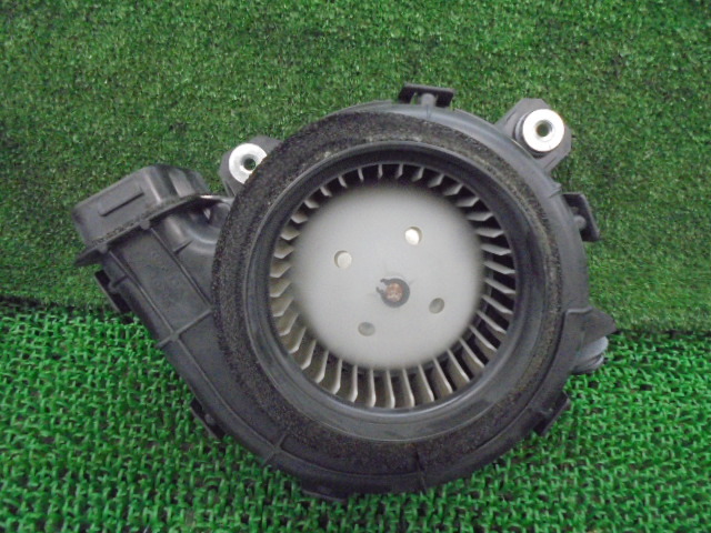 3FV3040 BAG5)) ホンダ フリードスパイク GP3 前期 ハイブリッド 純正 ハイブリッドバッテリー用ブロアモーター　1J810-RE0-0031