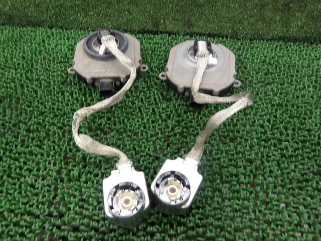 3FV1087 AKO6)) ホンダ N-BOX JF1/JF2 カスタムG 純正 ヘッドライト用HIDバラスト左右セット LEHA00L2N5 10861_画像4