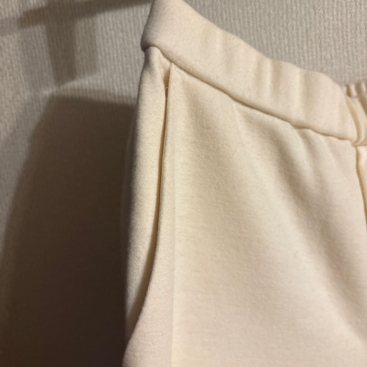 INDIVI 100%毛　パンツ　Offwhite 38サイズ　レディース ワイドパンツ_画像3