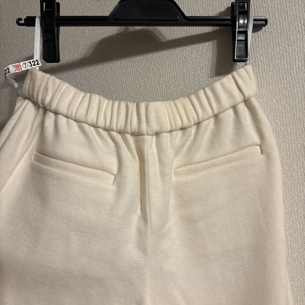 INDIVI 100%毛　パンツ　Offwhite 38サイズ　レディース ワイドパンツ_画像5