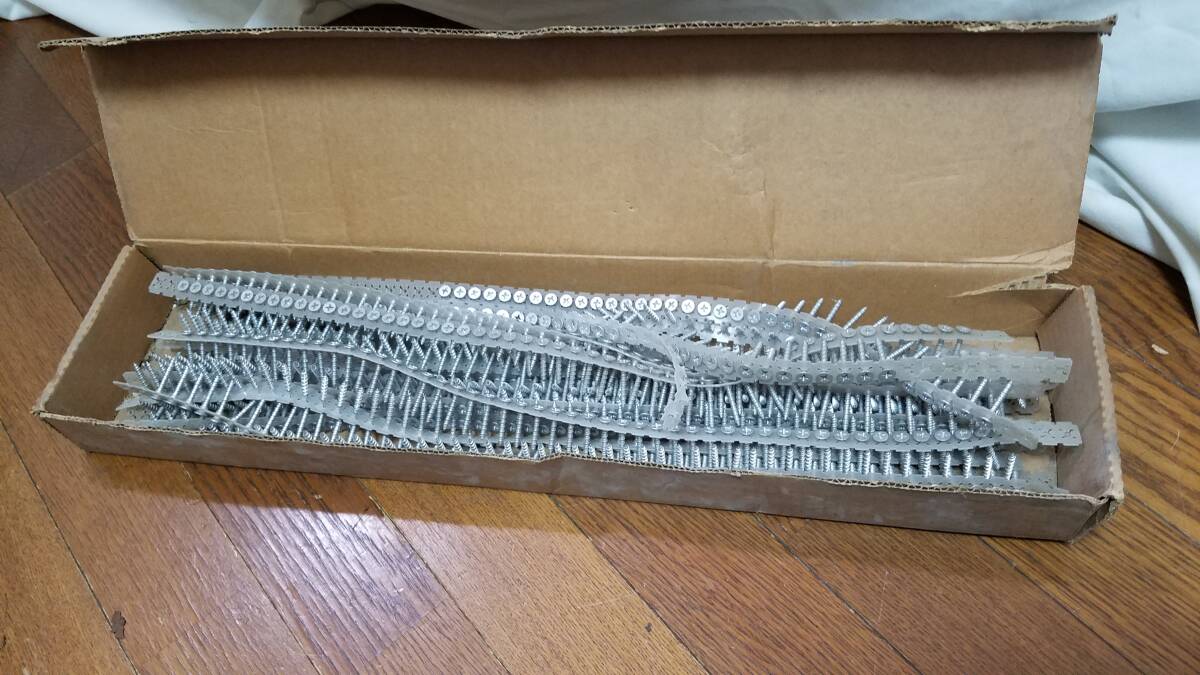 【工具】 (株)トープラ フルオート・スクリュー THI-28 皿ネジ 28mm長 木ネジ (開封済み、内容量は若干少ないです)_画像1