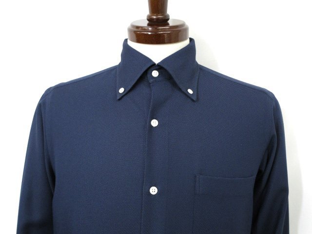 超美品【タケオキクチ TAKEO KIKUCHI】 ボタンダウン 織柄 長袖シャツ (メンズ) size2 ネイビー系 ◇38MK6294◇_画像2