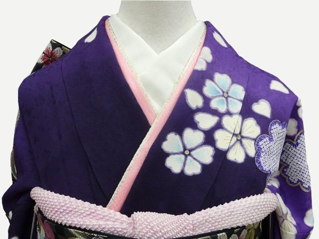 中古 振袖単品 正絹 訳有 紫地に鹿の子模様 花びら 桜 着丈158.5ｃｍ 裄64.8ｃｍ 018 送料無料