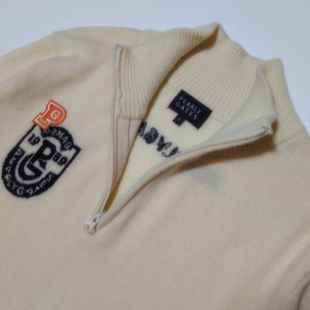 メンズL PEARLY GATES パーリーゲイツ カシミヤ混 ウール ハーフジップアップセーター ロゴ ニット オフホワイト ゴルフ ウェア_画像2
