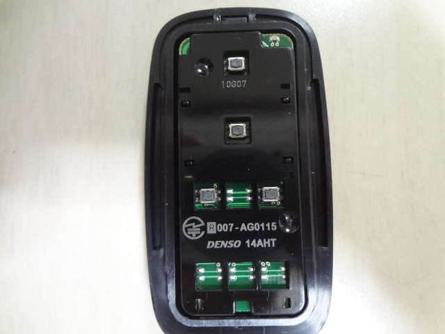 トヨタ ルーミー 両側スライドドア 4ボタン スマートキー 007-AG0115 中古 検)TOYOTA/M910A/ROOMY/タンク/M900A/ダイハツ/トール_画像3