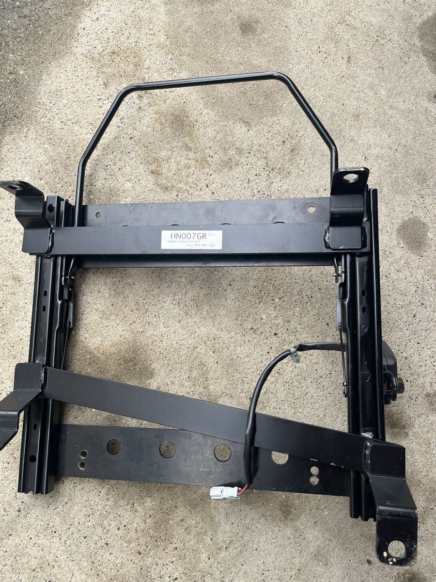 ホンダPA1Z用運転席シートレールシートベルトバックル付き_画像2