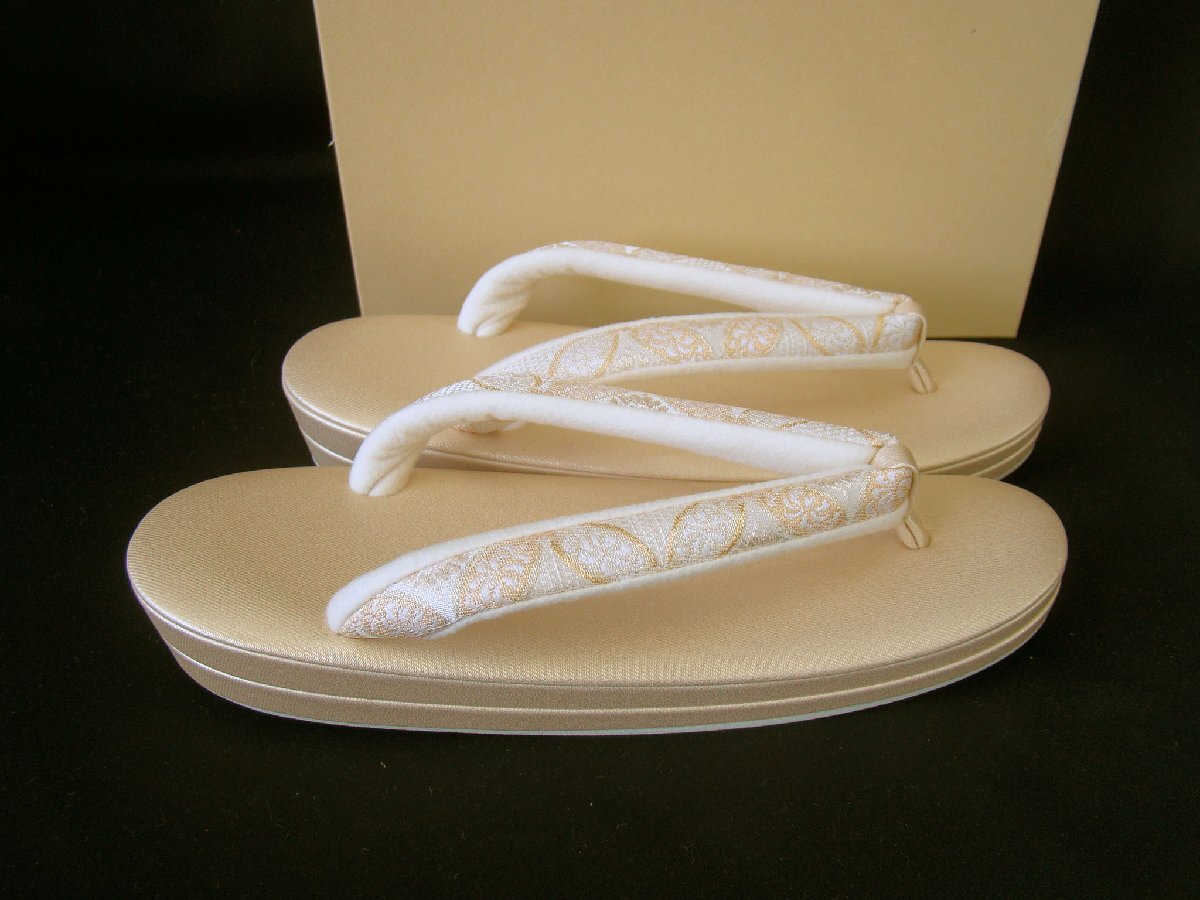 時代屋 新品 F寸 金色 訪問着用 草履 Zｓ992_画像1