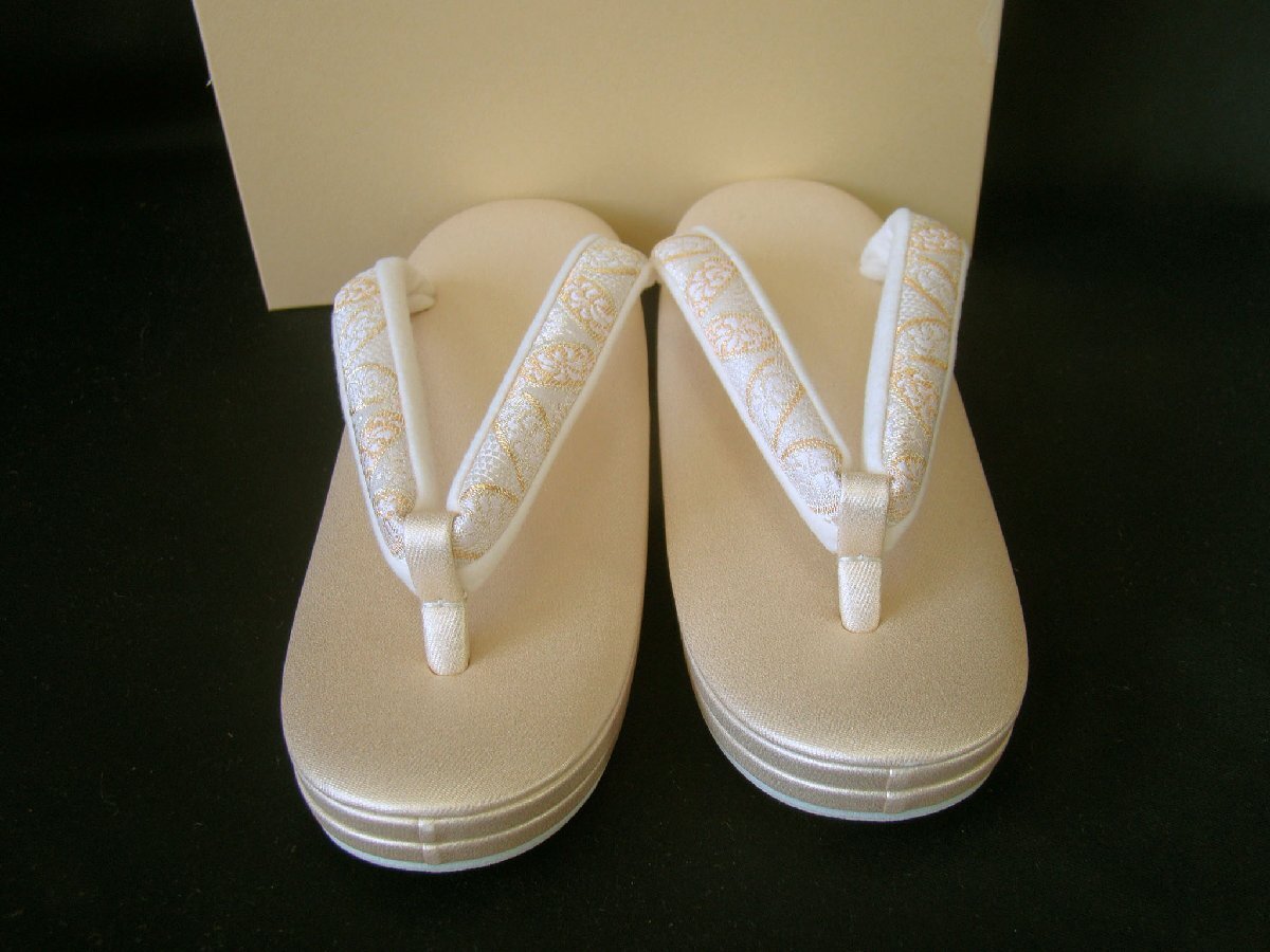 時代屋 新品 F寸 金色 訪問着用 草履 Zｓ992_画像2