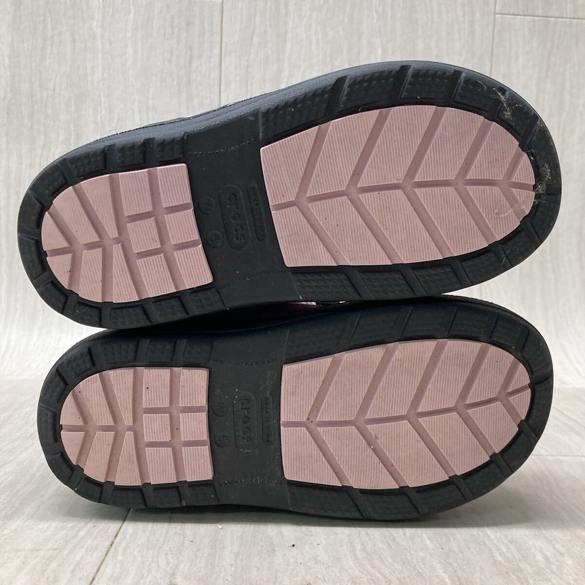 M317 FN-250808-151 crocs Crocs боты сапоги Cosmo ботинки лиловый женский размер надпись W6