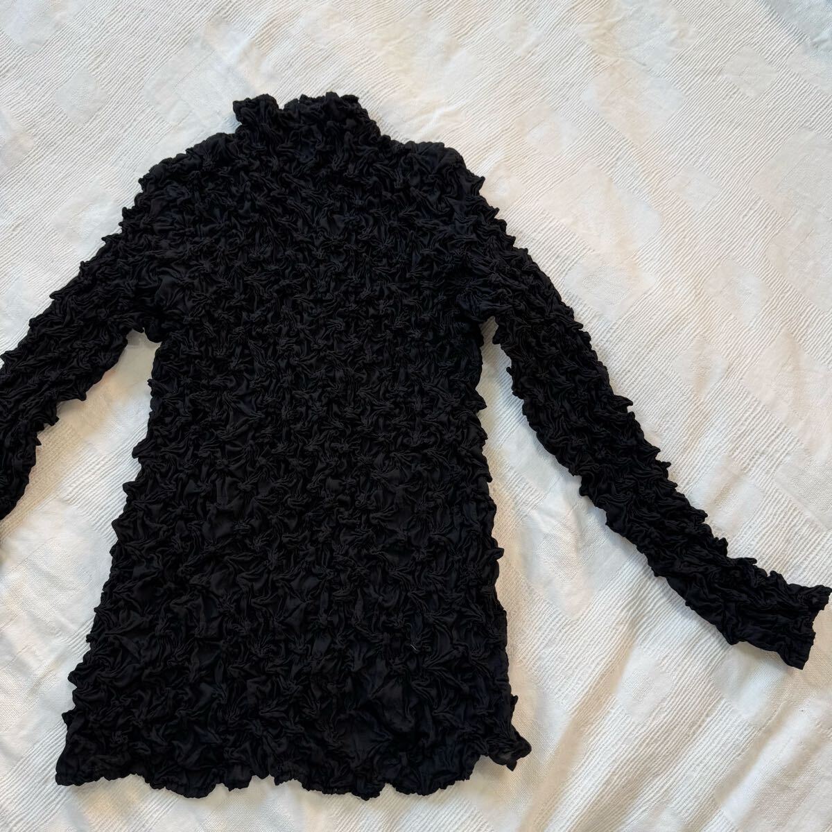 sensounico センソユニコ tb ◆タートルネック プリーツ シワ加工 縮緬 カットソー ブラウス 黒 サイズ38 y26103103_画像2