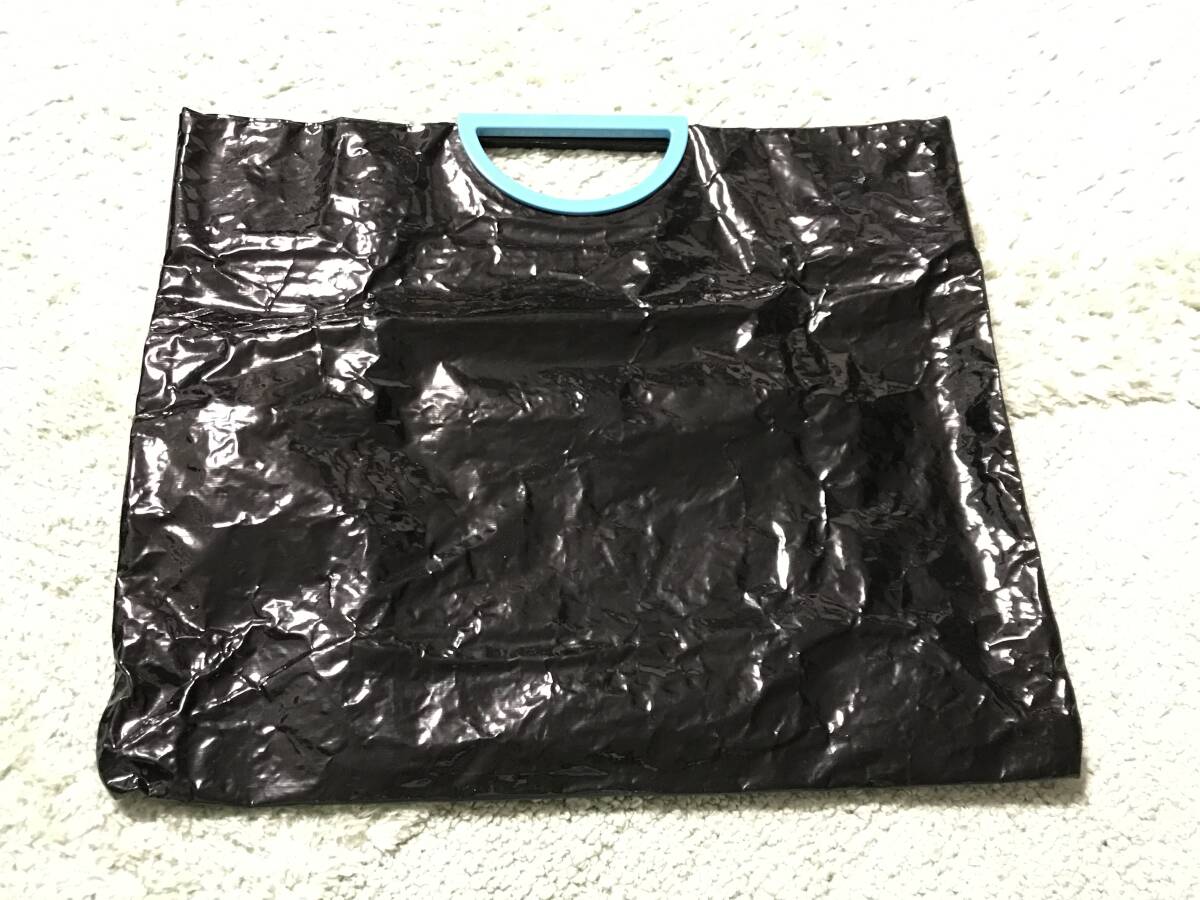 イッセイミヤケ　PLEATS PLEASEプリーツプリーズ　スクエアパテント　エナメルハンドバッグ　黒青_画像1