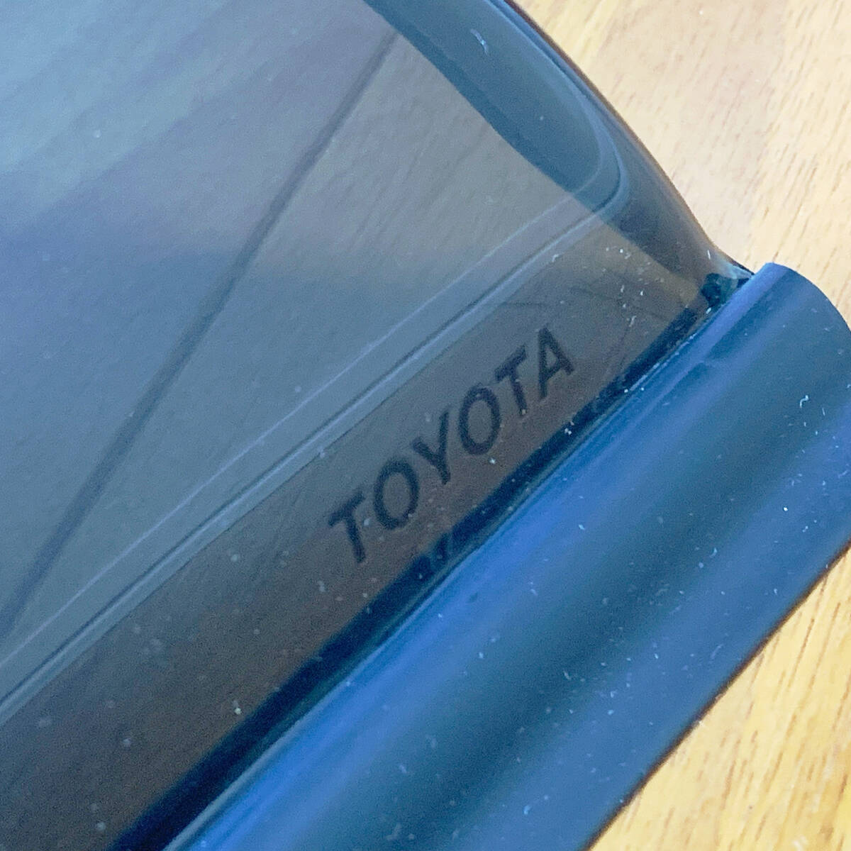 【秋のバーゲン期間だけ値下げ 11/8まで】【極上美品・使用わずか】 ランクル100 TOYOTA純正 サンルーフバイザー ランドクルーザー100_画像5