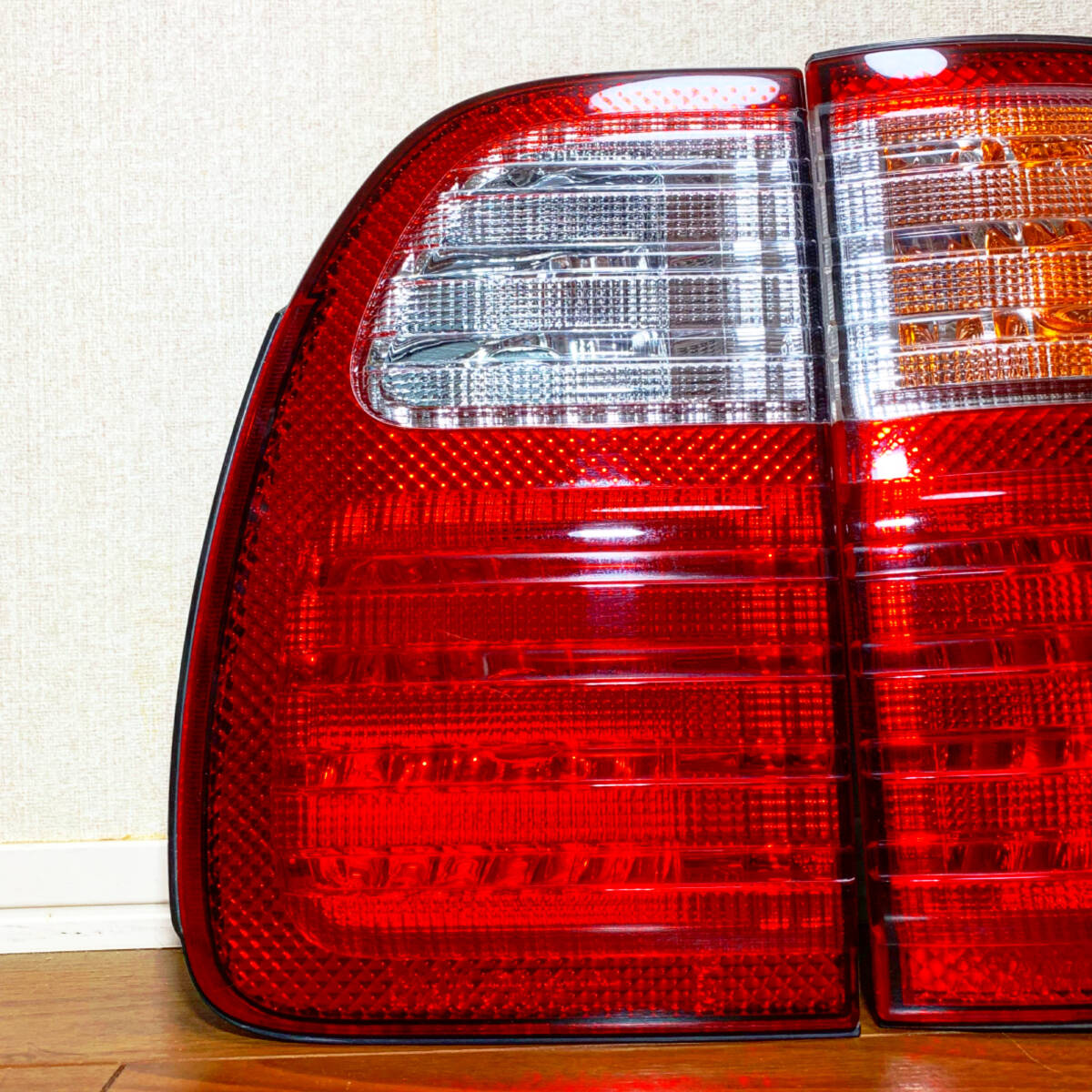 美品 ランクル100 シグナス トヨタ純正 テールライト ランドクルーザー100 ランクル_画像8