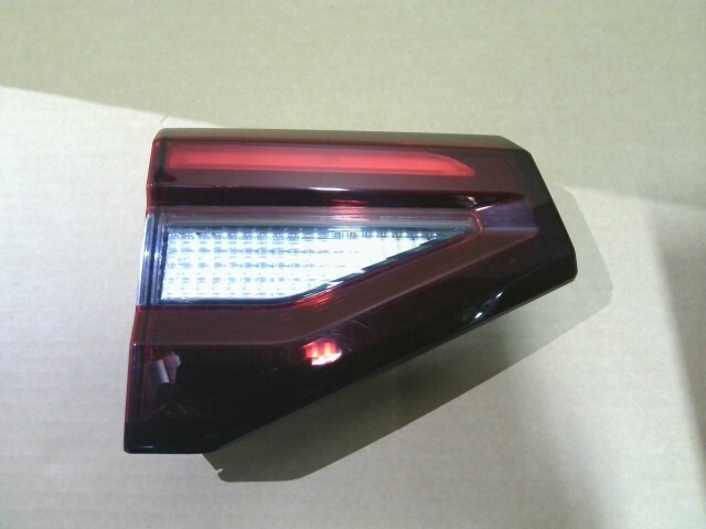 ライズ 5BA-A200A 左フィニッシャーパネル 81590-B1011_画像1