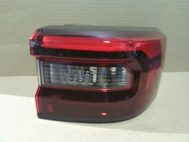 ライズ 5BA-A200A 右テールランプ 81550-B1290_画像1