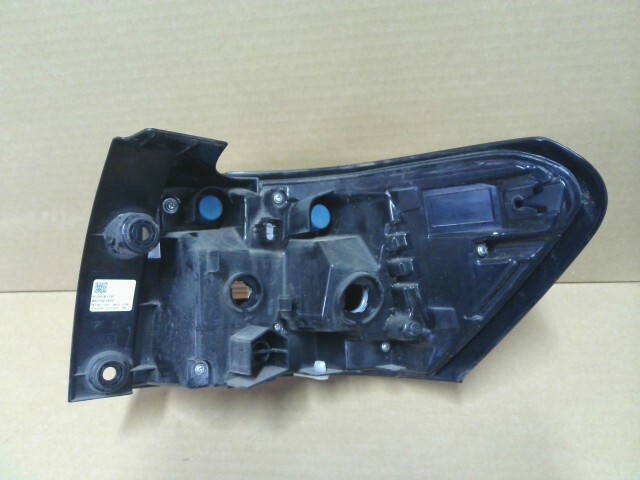 ライズ 5BA-A201A 左テールランプ 81560-B1290_画像2