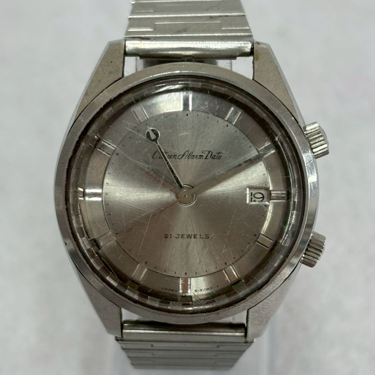 H441-D1-2214◎CITIZEN シチズン ALARMDATE アラームデイト 4-310063 Y 手巻き 21石 デイト シルバー文字盤 メンズ 腕時計 稼動 OA_画像1