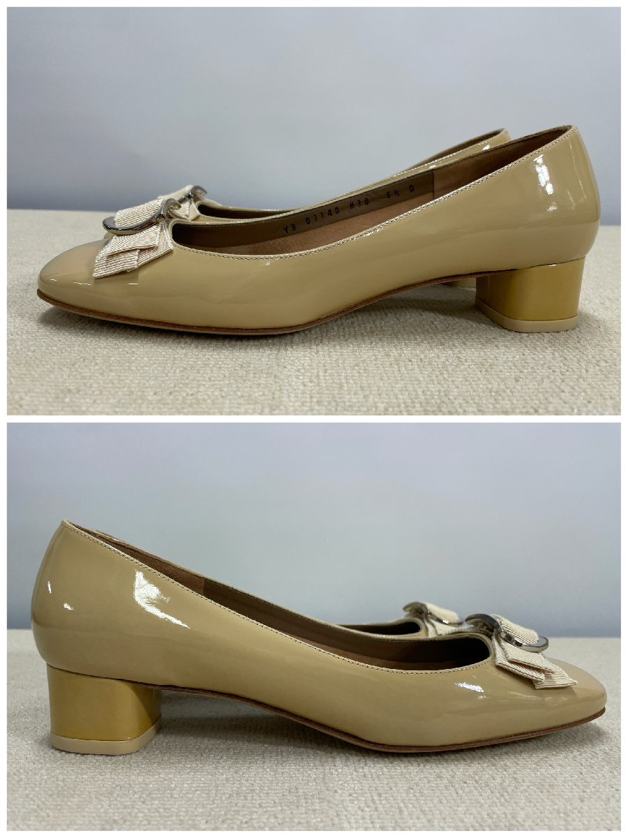 【美品】サルバトーレフェラガモ Salvatore Ferrgamo ヴァラリボン パテントレザー パンプス ベージュ サイズ:6 1/2 (23.5cm相当)_画像4