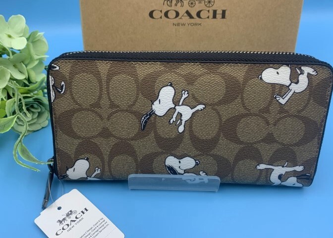 コーチ COACH 長財布 財布 レディース メンズ カーキ スヌーピー プレゼント 贈り物 シグネチャー ロング ジップ 新品 未使用 C4327 A214_画像1