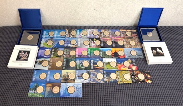 地方自治法施行六十周年記念 5百円バイカラー・クラッド貨幣 カードタイプ・2個ケース付き まとめて44個_画像1