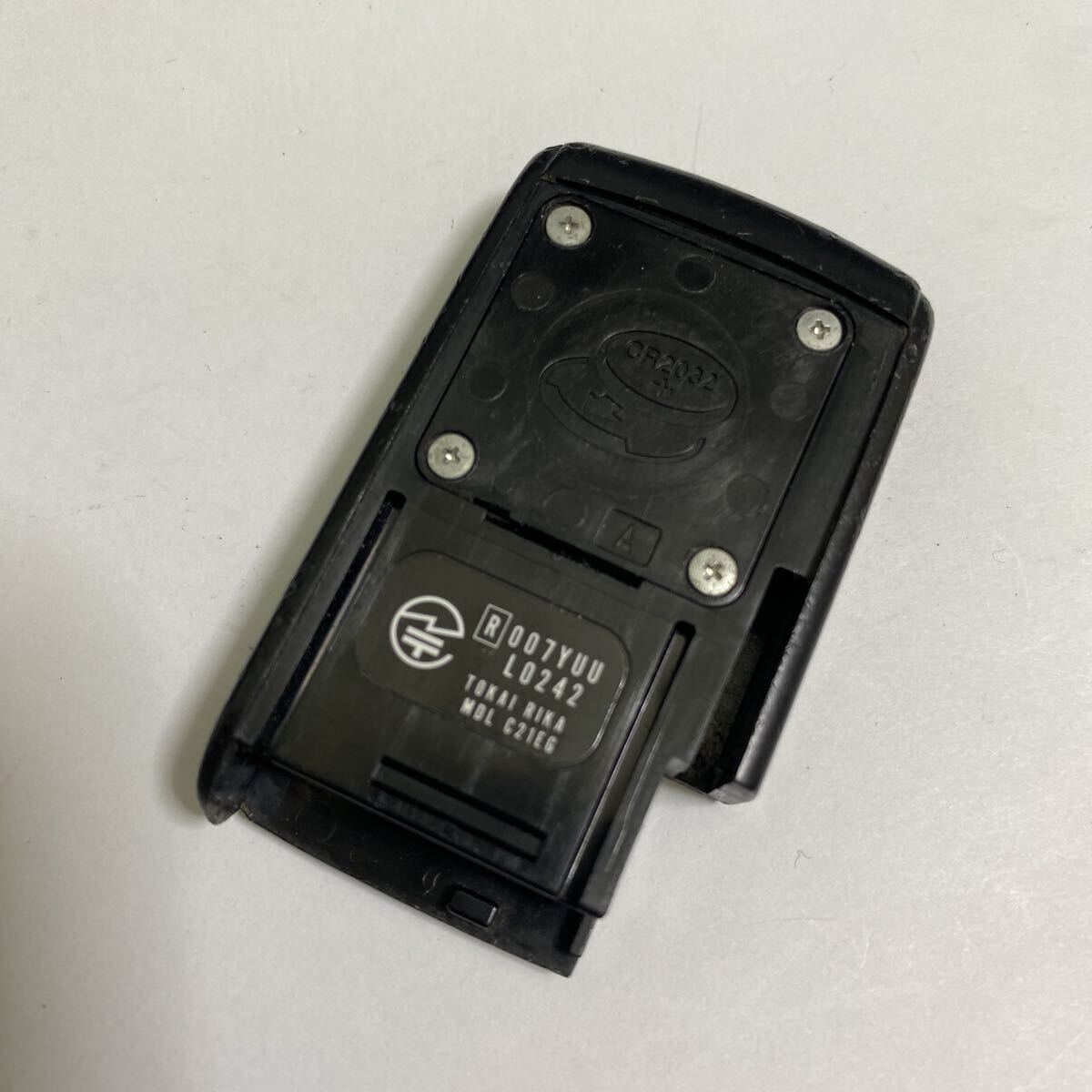 007YUUL0242 DAIHATSU ダイハツ純正 L375S L385S タント A刻印 3ボタン スマートキー キーレス リモコン 鍵 250917_画像3