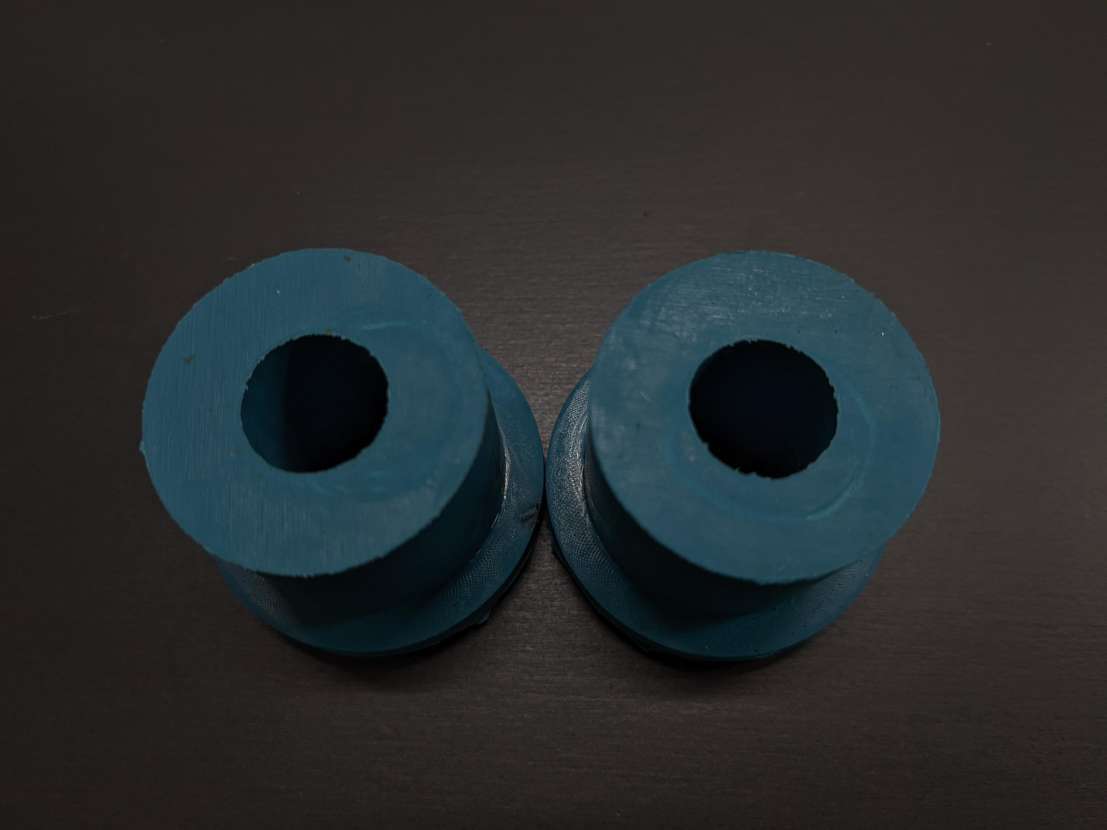 ジムニー JA11/JA71/SJ30/JB31/JA51 強化カーボン ブッシュ 1台分セット 硬度70 硬度75 リーフ サスペンション ラージバレー製品_画像2