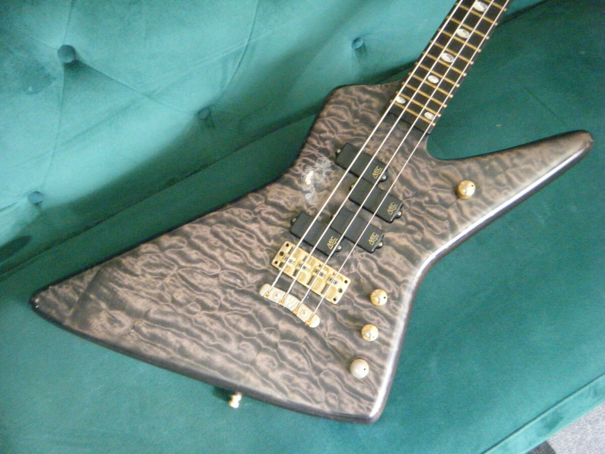 ★★　WARWICK STRIKER!!　★★フライトケース付き!!_画像2