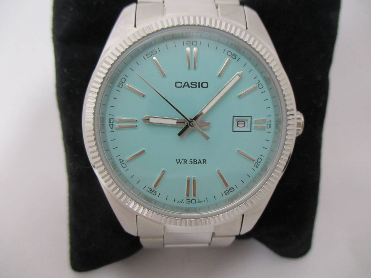 稼働品 CASIO カシオ MTP-1302 ターコイズブルーフェイス クオーツ メンズ腕時計 5気圧防水【8558】_画像1