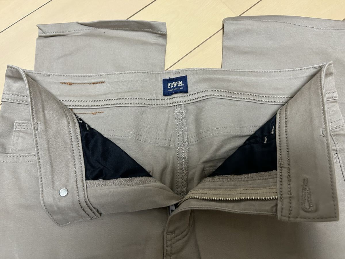 EDWIN LADIES インターナショナルベーシック 股上深め ゆったりストレートパンツ サイズ32 股下74cm 美品 ベージュ レディース 中古 ME403_画像2