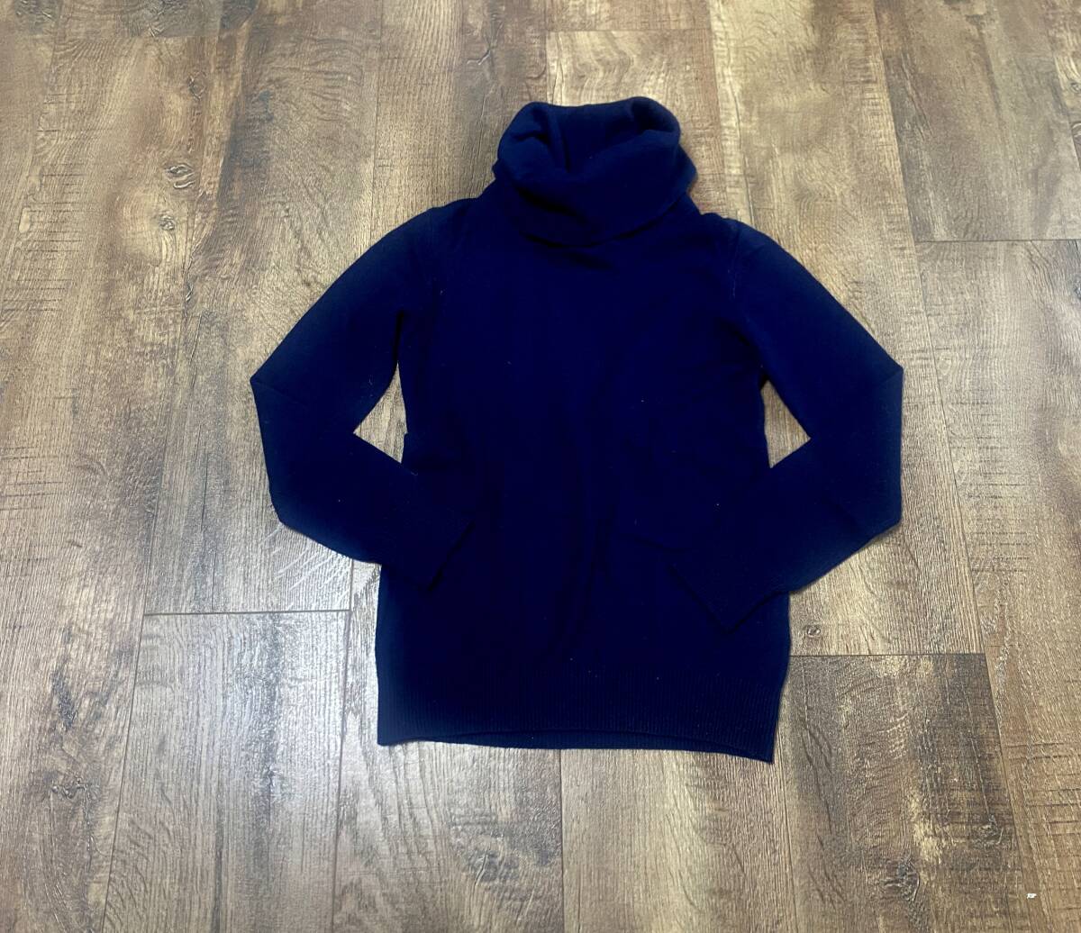 福祉バザー　ロートレアモン★カシミヤ１００％ハイネックセーター紺３８_画像1