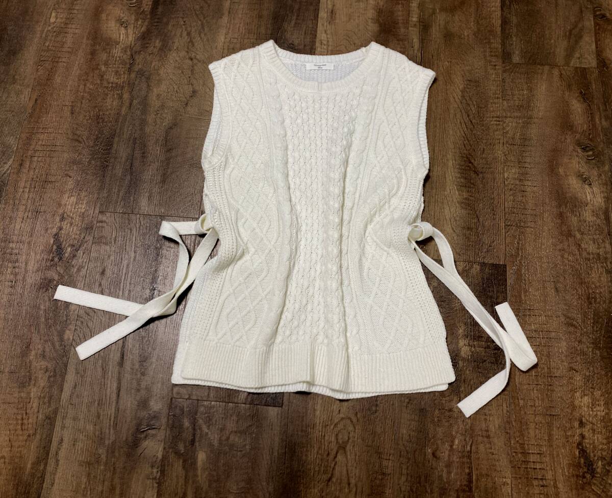 福祉バザー サマンサモスモス★ニットベスト白_画像1