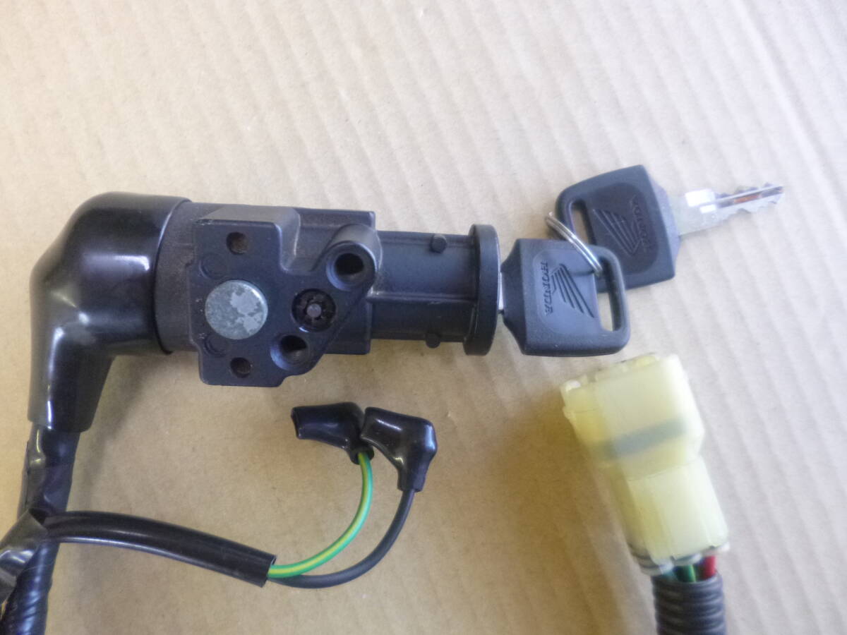 NS-1 AC12 前期 メインスイッチ メインキー 新品未使用当時物純正品 キーシリンダー キー 35100-GAA-007_画像3