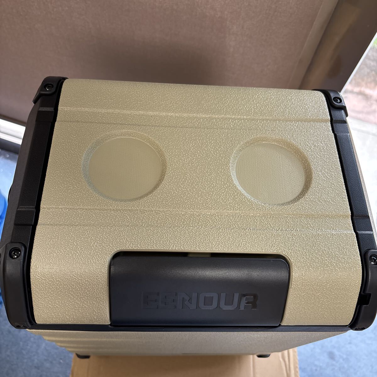 未使用 EENOUR ポータブル冷蔵庫D10 車載冷蔵庫 クーラーボックス アウトドア キャンプなど_画像2