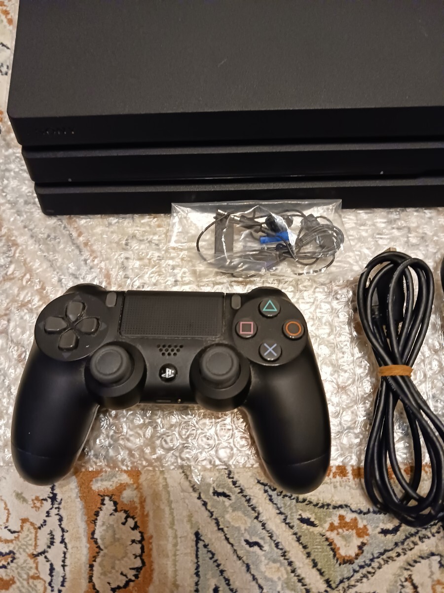 良品 PS4pro CUH-7000B　本體一式　人気ソフト6本セット　動(dòng)作確認(rèn)済み　送料無料　 SONY ブラック