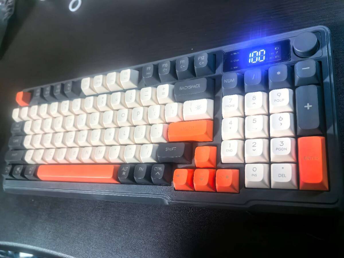 M96 ゲーミングキーボード、メンブレンキーボード、ワイヤレス2.4G/Bluetoothダブルモード無線キーボード_画像3