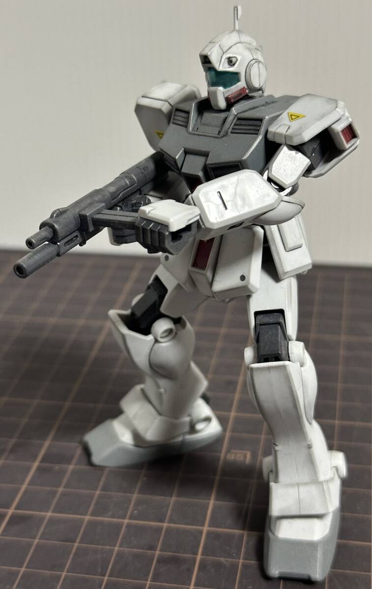 HGUC『ジム寒冷地仕様』　バンダイ　1/144スケール【完成・塗装済・パーツ欠品】_画像3