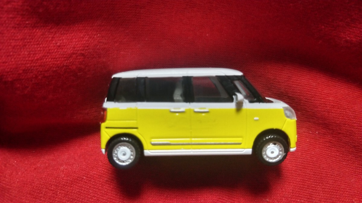 トイズキャビン ダイハツ ムーヴキャンバス シャイニングホワイトパール×シトラスイエロークリスタルシャイン ガチャガチャ ミニカー 絶版_画像3